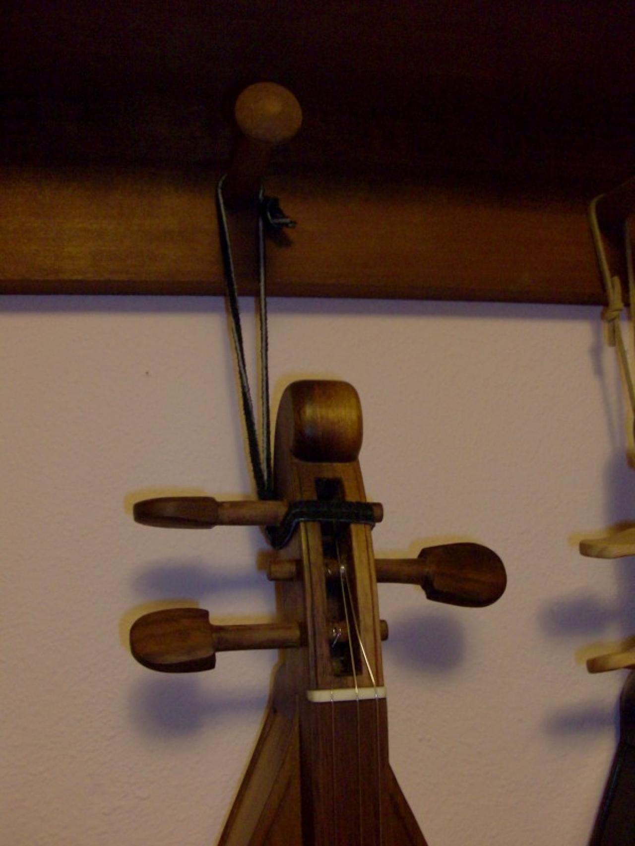 Mountain Dulcimer Wall Hanger - Wall Mount