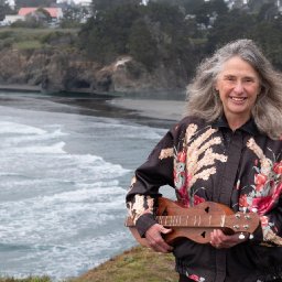 holly w dulcimer mendocino headlands.jpg