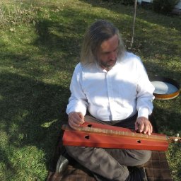 2023-04-09 backyard dulcimer 6 sm.jpg