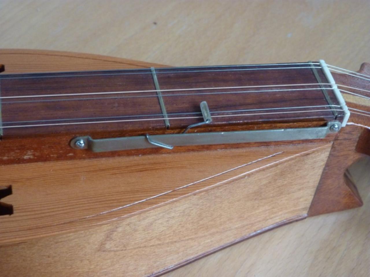 Dulcimer Capo_Collins Photos John Rawlinson