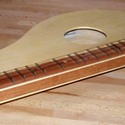 Raffele - a European relative of the Mountain Dulcimer