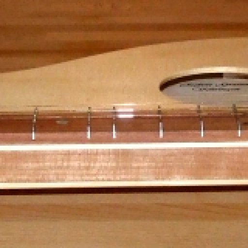 Raffele - a European relative of the Mountain Dulcimer