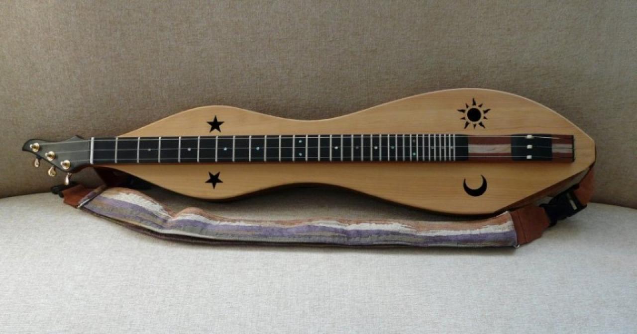 Chromatic Dulcimer With New Strap 32014 Photos Kathy Wilson