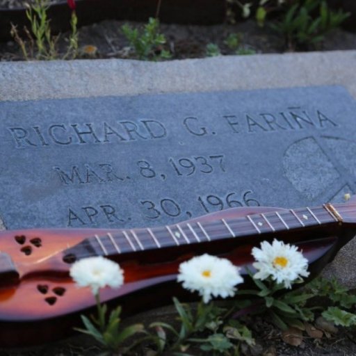 2016 RF grave with dulcimer